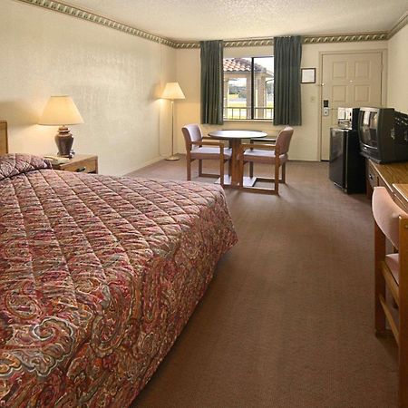 Travelodge By Wyndham Tulsa Dış mekan fotoğraf