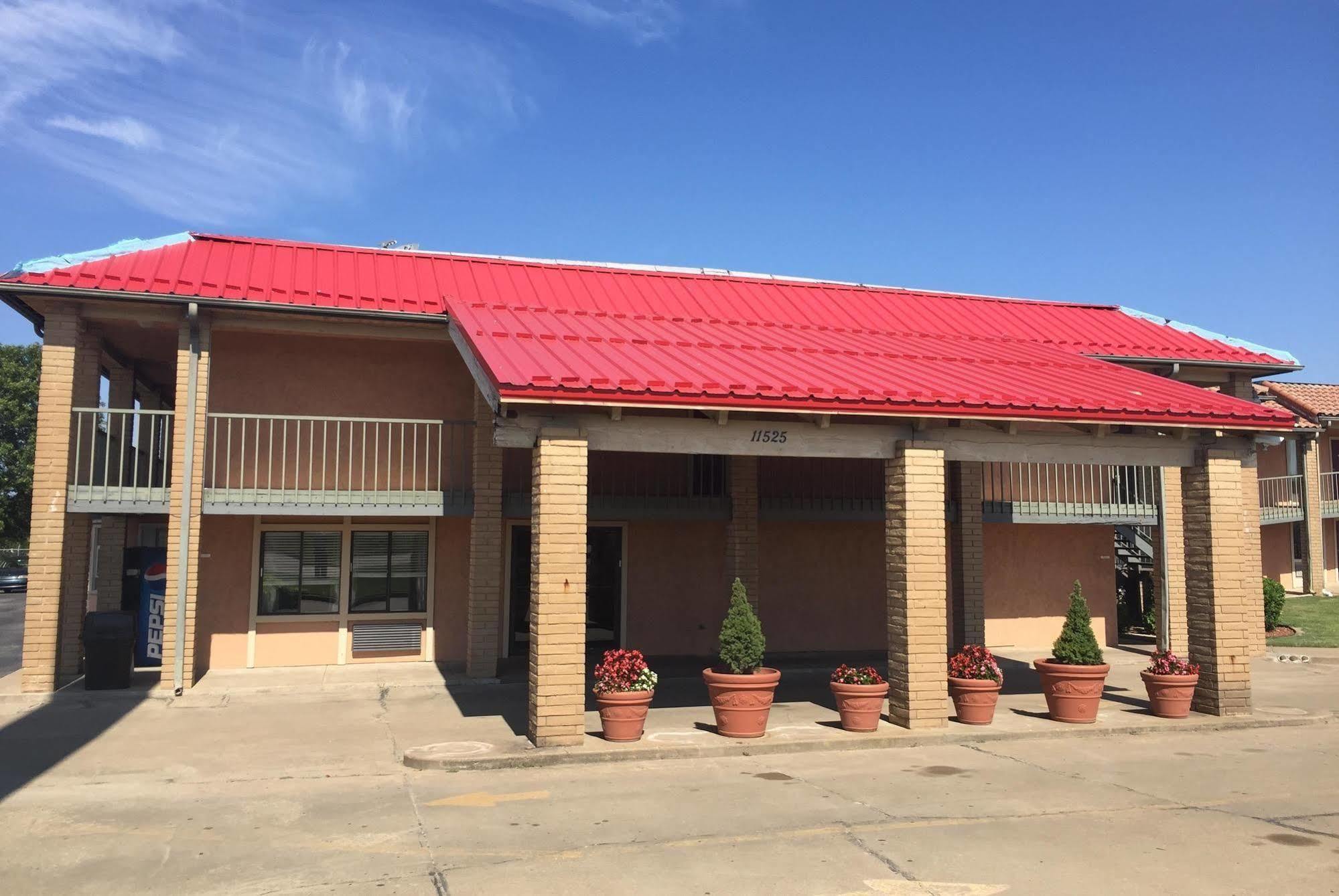 Travelodge By Wyndham Tulsa Dış mekan fotoğraf
