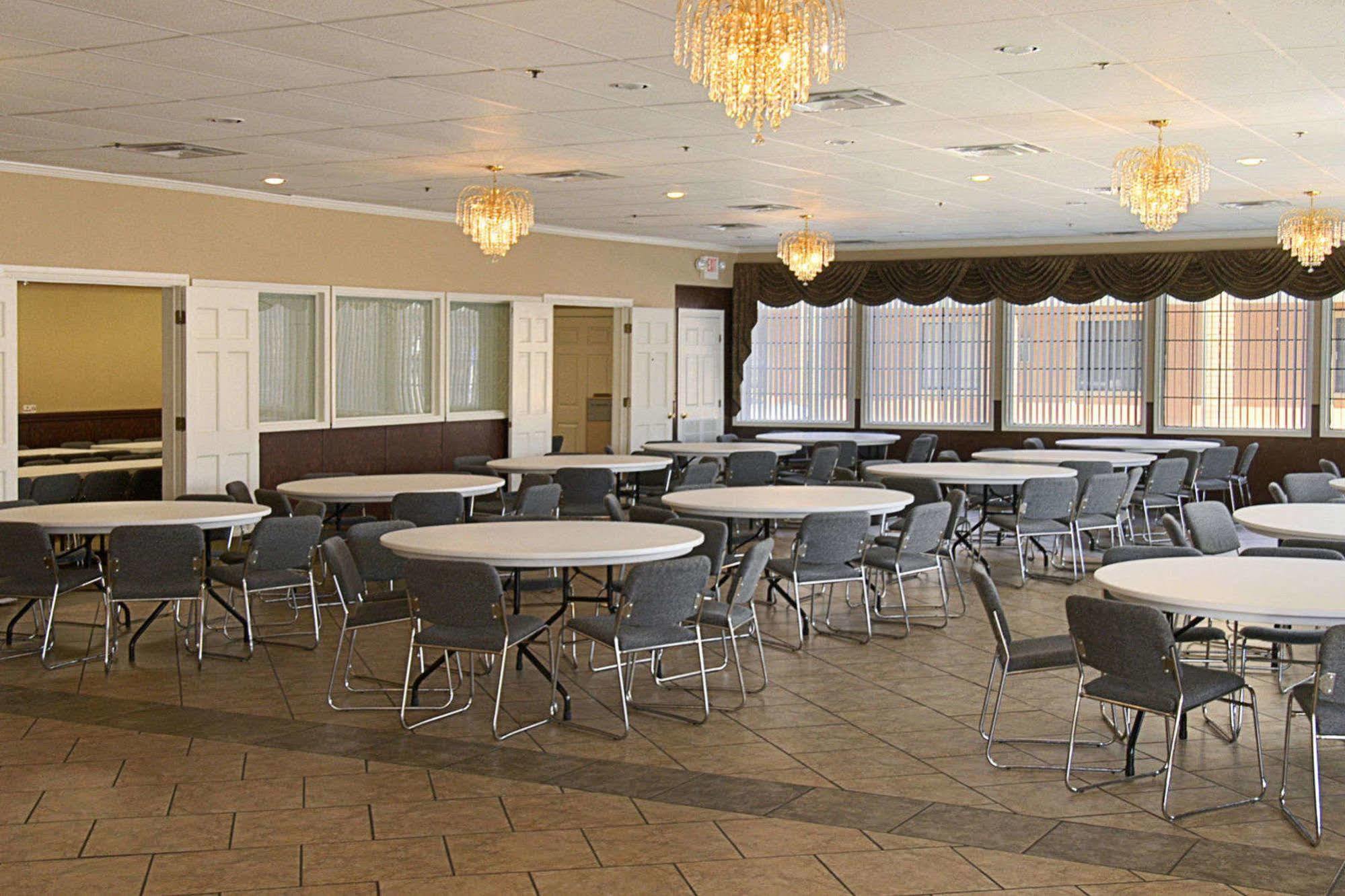 Travelodge By Wyndham Tulsa Restoran fotoğraf